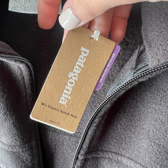 NWT - Patagonia Black zip up vest size L - Picture 5 of 7